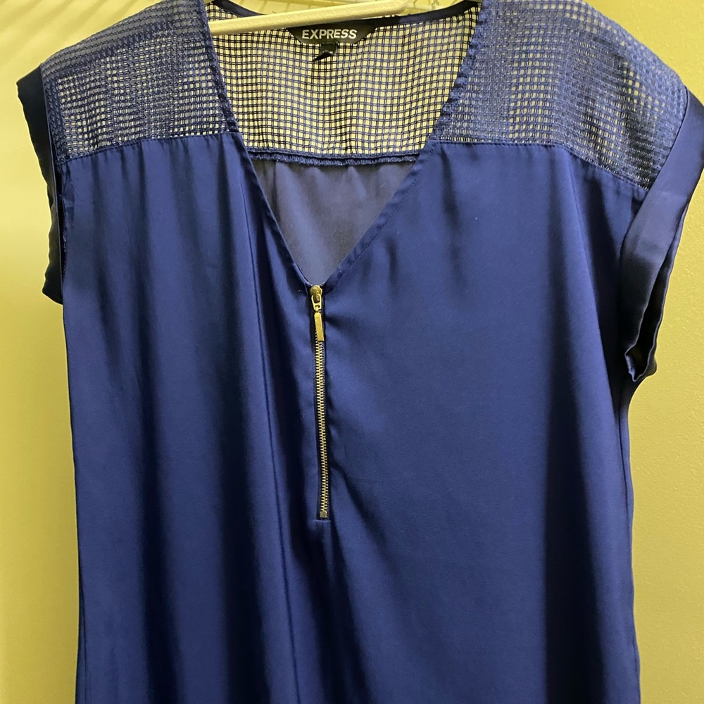 Express v neck top with gold zipper detail XS